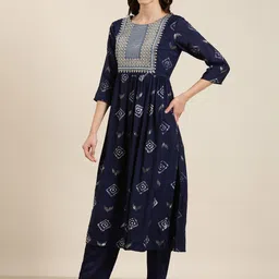 SHOWOFF Geometric Printed Sequinned Detailed A-Line Kurta & Trousers With Dupatta image 2