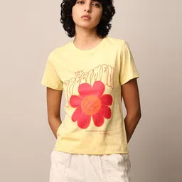 ONLY Women Printed V-Neck Extended Sleeves Pockets T-shirt-image-26
