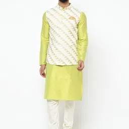 KISAH Men Green Kurta with Churidar-image-31