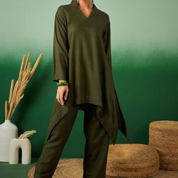 Sangria Shawl Neck Asymmetric Kurta With Trousers-picture-33
