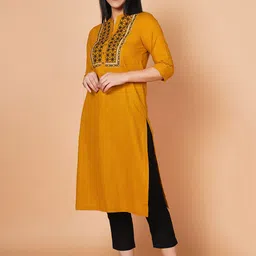 BARARA ETHNIC Ethnic Motifs Embroidered Roll Up Sleeves Pure Cotton Kurta-image-5