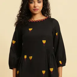 W Floral Embroidered Puff Sleeves Smocking Top-image-42