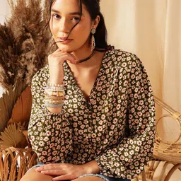 QUIERO Floral Printed V-Neck Button Closure Top-image-81