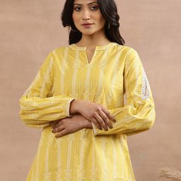 W Floral Printed Notch Neck Cotton A-Line Top-image-33
