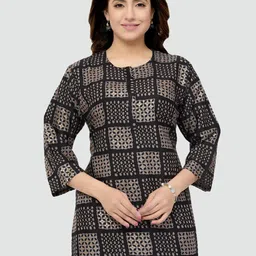Saree Swarg Women Black & Beige Geometric Printed Kurti-picture-18