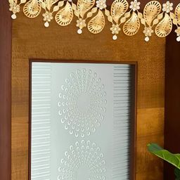 THE HOME CO. Yellow & White Paisley Metal Toran-58