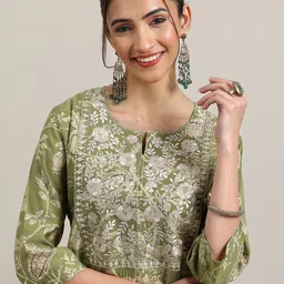 Libas Floral Printed Thread Work Straight Kurta with Trousers & With Dupatta image 5