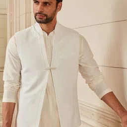 Tasva Men Velvet Trims Khadi Bundi-picture-37