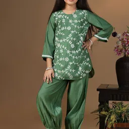 BAESD Girls Floral Embroidered Regular Mirror Work Kurti with Trousers-50