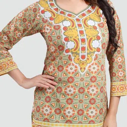 Saree Swarg Green & Yellow Printed Tunic image 2