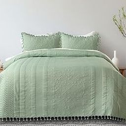 Byloom King Size Quilted Bedcover || Bedding Set with Tassels, Embossed Patter (Size 100x108 Inchs) with Matching Pillow Covers (Size 46x68 Cms) (Pistachio Green)-image-87