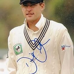 5x7 Inches Original Autographed Photo of New Zealand Cricketer Daniel Vettori-image-67