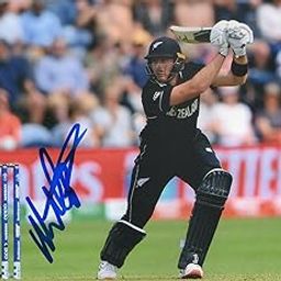 5x7 Inches Original Autographed Photo of New Zealand Cricketer Martin Guptill-image-93