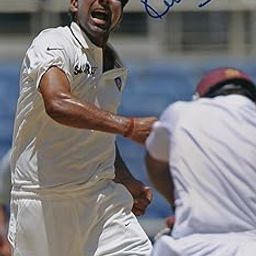 5x7 Inches Original Autographed Photo of Indian Cricketer Praveen Kumar-image-68