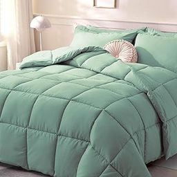 DOWNCOOL Comforters Oversize King Size, Duvet Insert,Sage Green All Season Duvet, Lightweight Quilt, Down Alternative Hotel Comforter with Corner Tabs (Sage Green, Oversize King 116x98 Inches)-picture-13