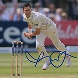 5x7 Inches Original Autographed Photo of New Zealand Cricketer Trent Boult-image-24