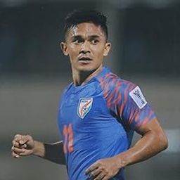 5x7 Inches Original Autographed Photo of Indian Footballer Sunil Chhetri-image-63