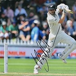 5x7 Inches Original Autographed Photo of New Zeland Cricketer Kane Williamson-image-71