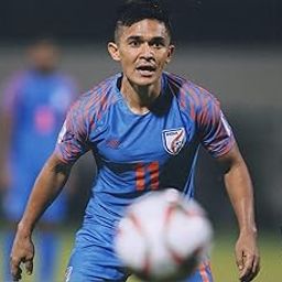 5x7 Inches Original Autographed Photo of Indian Footballer Sunil Chhetri-image-68