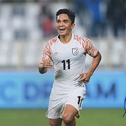 5x7 Inches Original Autographed Photo of Indian Footballer Sunil Chhetri-image-44