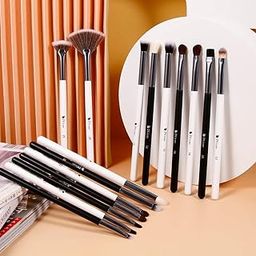 Ducare 16 Makeup Brushes Set Premium Soft Bristles Dense bristles are super soft and easy to apply your makeup on your face, while not wasting your expensive makeup-25