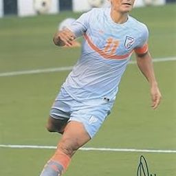 5x7 Inches Original Autographed Photo of Indian Footballer Sunil Chhetri-image-67