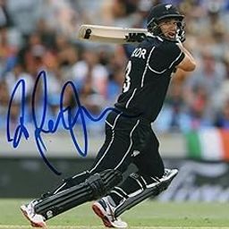 5x7 Inches Original Autographed Photo of New Zealand Cricketer Ross Taylor-image-96