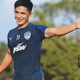 5x7 Inches Original Autographed Photo of Indian Footballer Sunil Chhetri-image-61