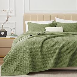 SANMARINO Solid 100% Cotton Bedspread Set – 280 TC, Ultrasonic Quilted, Soft & Lightweight, King Size (90x100 in/254x228 cm),Beige Coverlet with 2 Pillow Cases, Stitch-Free Design, Color- Olive Green1-29
