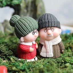 Wonderland Miniature Couple Set for Miniature Garden Decor (Bonsai, Plant décor, Miniature Toys) (Old Couple in Sweater)-image-52