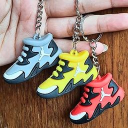 3D Mini Sneaker Keychain, Sports Shoe Design, Rubber Material, Gift for Sports Fans-image-2