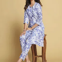 Sangria Blue & White Floral Printed Kurta With Trousers-picture-52