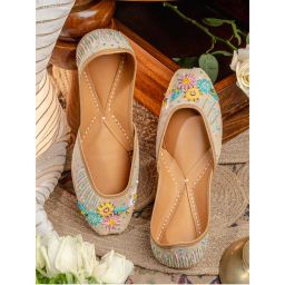 NR BY NIDHI RATHI Women Jute Embellished Leather Ethnic Beige Juttis-picture-49