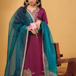 Ishin Women Floral Embroidered Regular Kurta with Trousers With Dupatta-picture-46