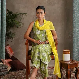 Khushal K Floral Printed V-Neck Pure Cotton Straight Kurta With Palazzo & Dupatta-image-96