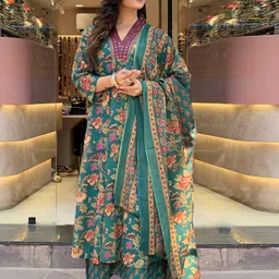 GoSriKi Women Floral Printed Regular Kurta with Palazzos & With Dupatta-15