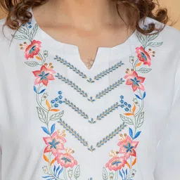 SUTI Ethnic Motif Yoke Design Regular Thread Work Kurta With Trousers image 2