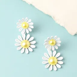 SOHI Contemporary Studs Earrings-image-20