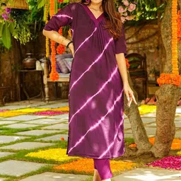 ODETTE Women Dyed Regular Kurta with Trousers-picture-22