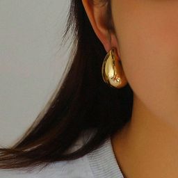 VAGHBHATT Gol-Plated Teardrop Shaped Studs Earrings image 3