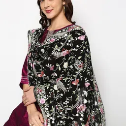 Dupatta Bazaar Black & Pink Embroidered Dupatta with Thread Work image 2