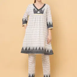 aayusika Checked V-Neck Flared Knee Length Pure Cotton A-Line Kurta With Trouser-5