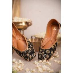 House of Vian Abeera Embroidered Juttis-picture-3