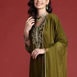 Indo Era Floral Embroidered Sequinned Kurta With Trousers & Dupatta-27