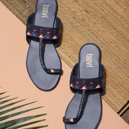 Taavi Women Navy Blue & Off-White Geometric Print One-Toe Flats-picture-23