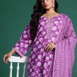 Indo Era Plus Size Floral Printed Mirror Work Pure Cotton Kurta Set-picture-50