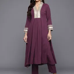Varanga Yoke Design Pleated Sequinned Crepe Kurta with Trousers-picture-18