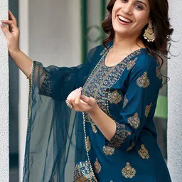 SANISA Women Ethnic Motifs Printed Regular Gotta Patti Kurta with Trousers & With Dupatta-15