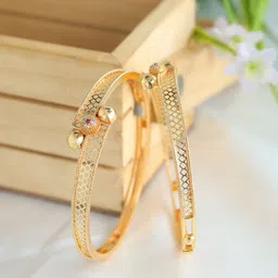 Zeraki Jewels Priyanka Set Of 2 Gold-Plated Stone Studded Bangles image 3