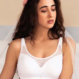 SOIE Full Coverage Padded Non Wired Lace Detail Cami Bra-44
